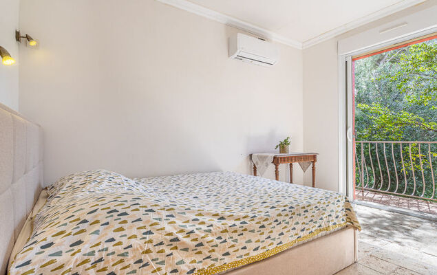 Lou Clapas - Photo 4